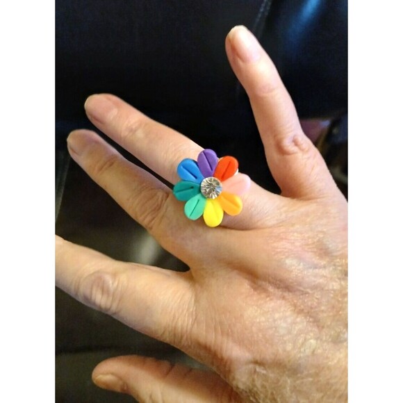 CUTE Thick Plastic Multicolor flower Ring Size 7.5 Solitaire - Picture 2 of 5